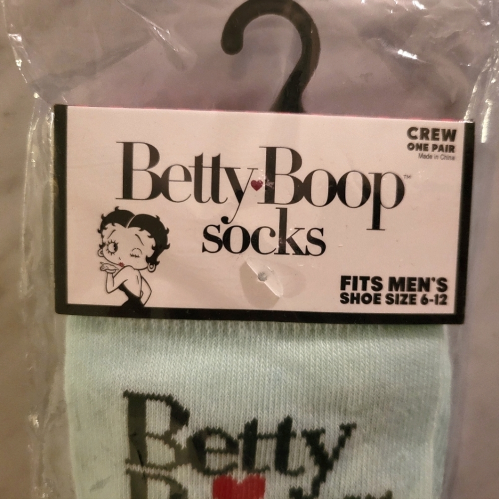 Betty Boop Crew Socks NWT Light Blue Mens Or Womens Cozy Gift Funny - Picture 2 of 3